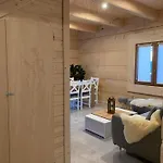 Alpine With Jacuzzi And Sauna 别墅 Czerwienne