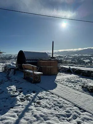 Mountain View With Hottub And Sauna Villa